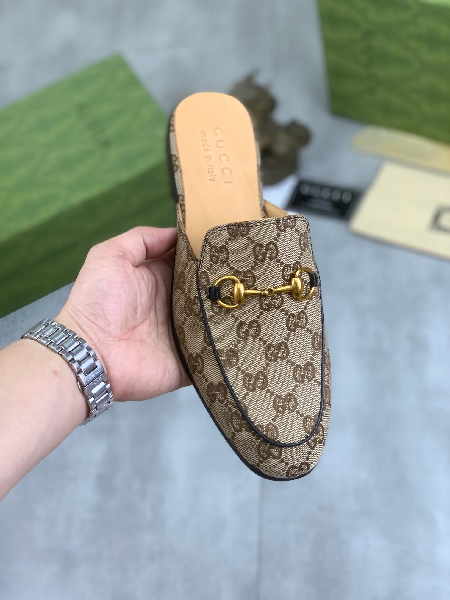 Men's Men's Shoes💰P480💰【New Style】Water-dyed Niuli High Quality Gucci half-drag business leather shoes hot selection (Gucci) official website latest Gucci half-drag 🎁 business leather shoes, hot style 💥 simple and elegant style, exclusive for trendy men. Unique official website latest brand original double G embossing Elements 👑 Original Gucci decoration, fashionable and elegant, fabric original calfskin ✅ Fully imported first-layer cowhide lining, official website designated wear-resistant, rubber business outsole, classic model taken at the counter in real life 🎬Number: 38-44 (45 46 customized) 2⃣️colors available